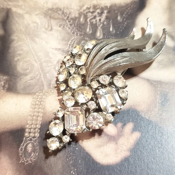 1950s Designer signed BSK Glamorous Diamante Rhinestone Brooch - Picture 3 of 5